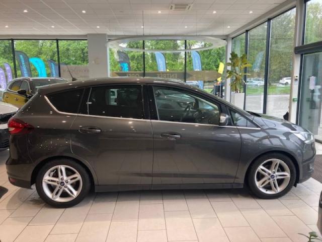 Ford C-Max image 8