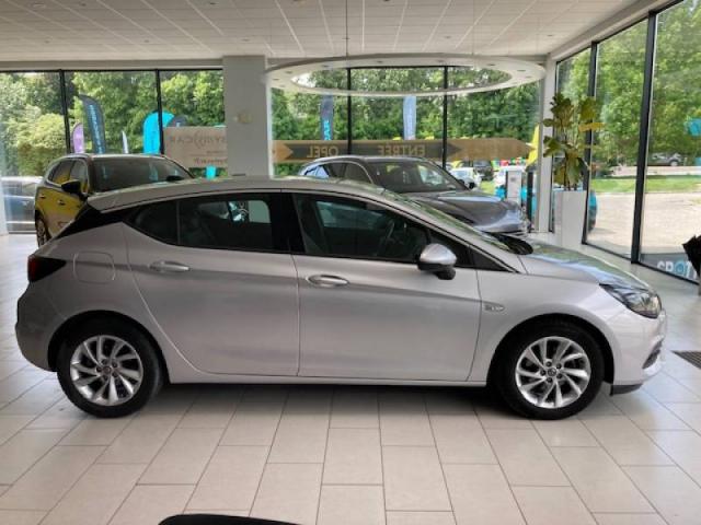 Opel Astra image 2