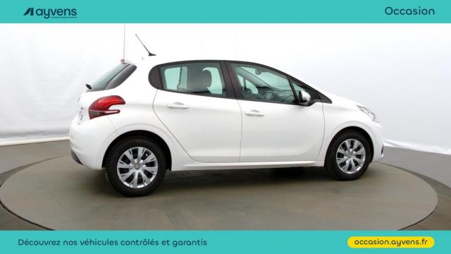 Peugeot 208 image 1