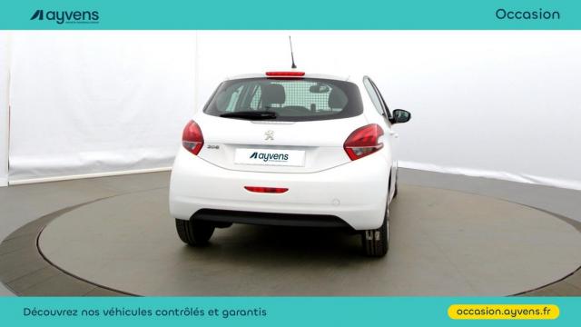 Peugeot 208 image 2