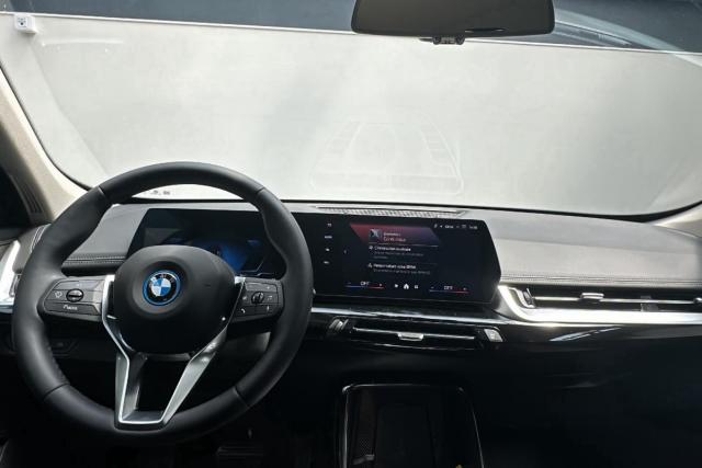 Bmw Ix1 image 8