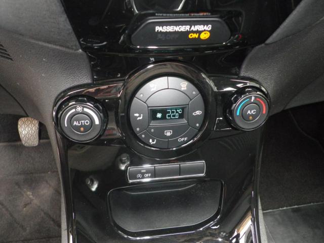 Ford Fiesta image 7