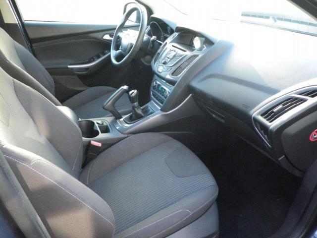 Ford Focus image 6