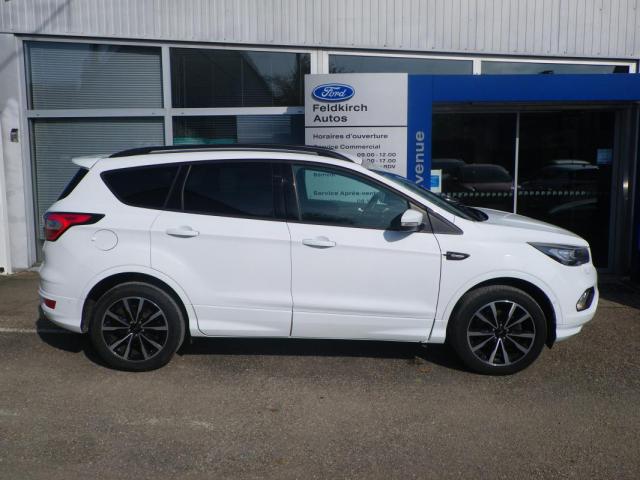 Ford Kuga image 8