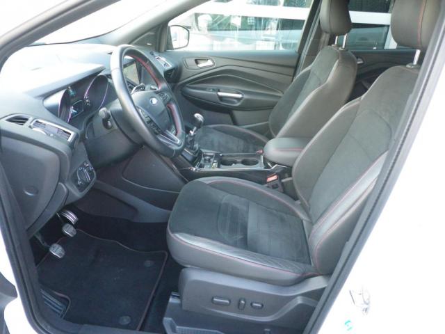 Ford Kuga image 7