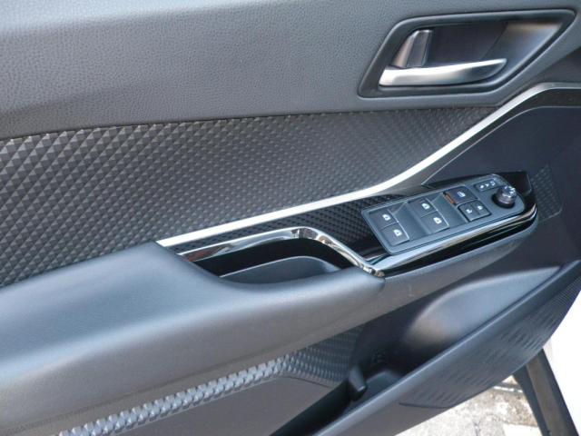 Toyota C-Hr image 7