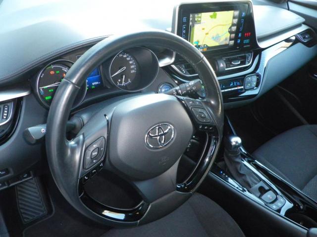 Toyota C-Hr image 2