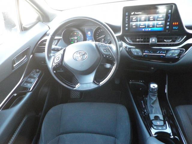 Toyota C-Hr image 6