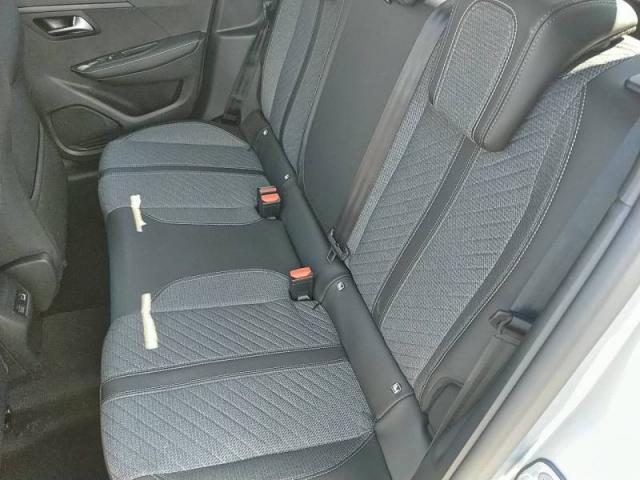 Peugeot 208 image 1