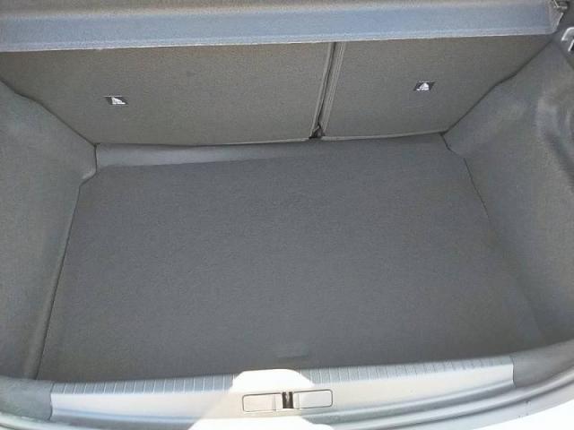 Peugeot 208 image 7