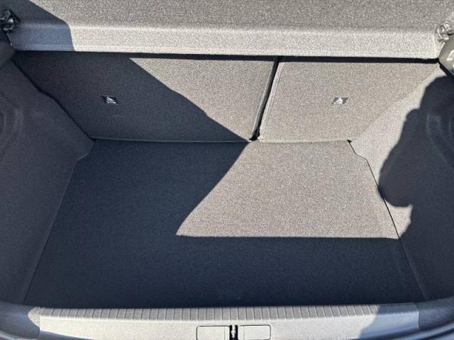 Peugeot 208 image 1