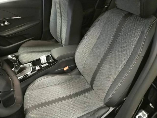 Peugeot 208 image 8
