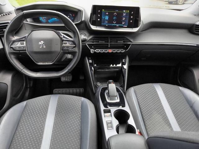 Peugeot 2008 image 2