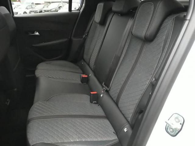 Peugeot 208 image 3