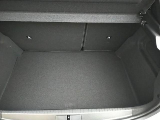 Peugeot 208 image 4