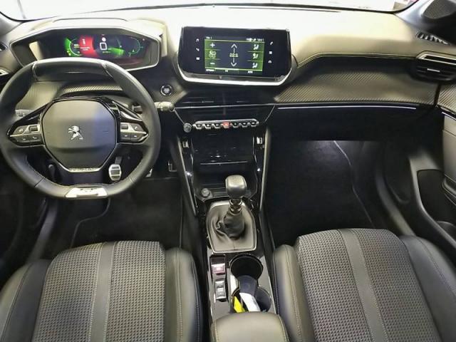 Peugeot 208 image 7