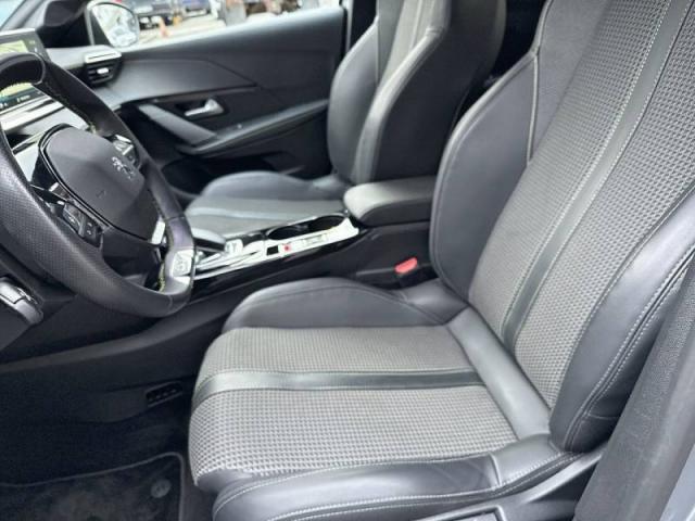 Peugeot 208 image 2
