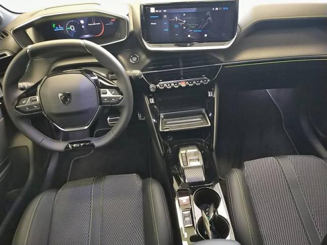 Peugeot 208 image 3