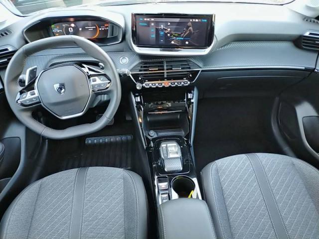 Peugeot 208 image 9