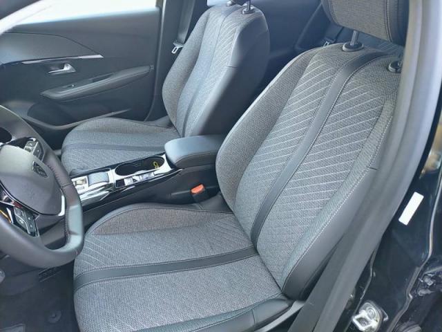 Peugeot 208 image 3