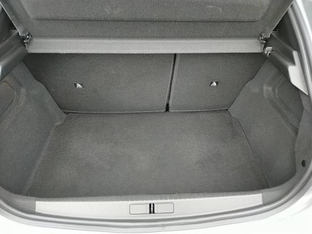 Peugeot 208 image 3