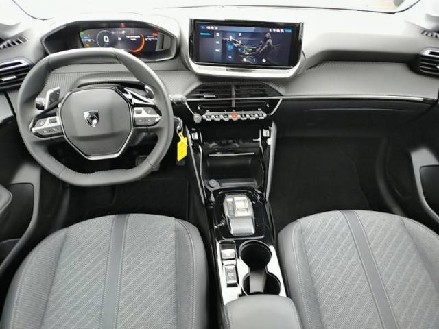 Peugeot 208 image 7