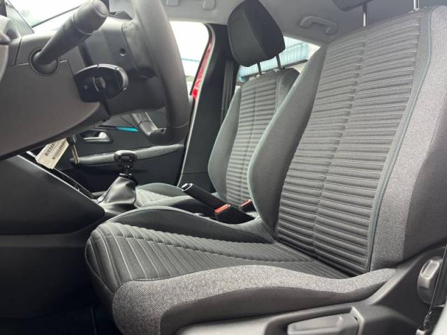 Peugeot 208 image 8