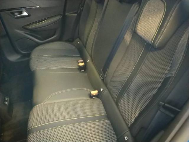 Peugeot 208 image 7