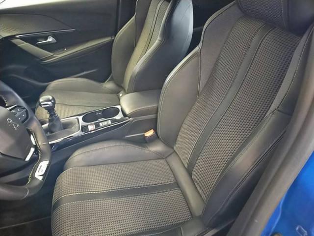 Peugeot 208 image 5