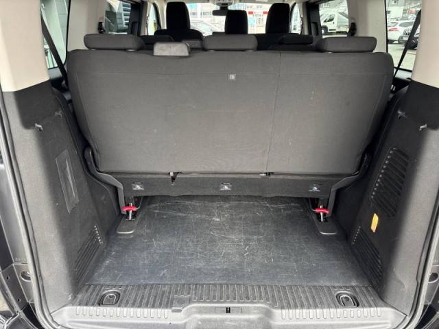 Peugeot Traveller image 1