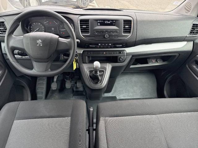 Peugeot Traveller image 9