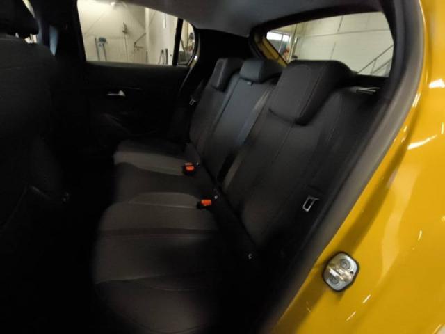 Peugeot 208 image 9