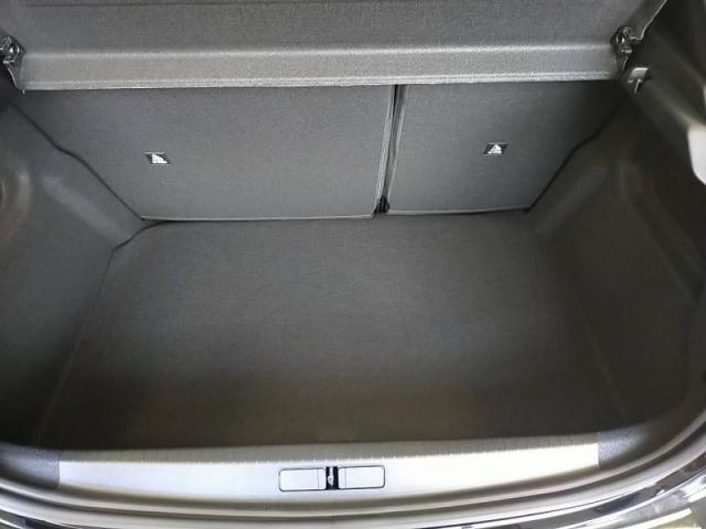 Peugeot 208 image 5