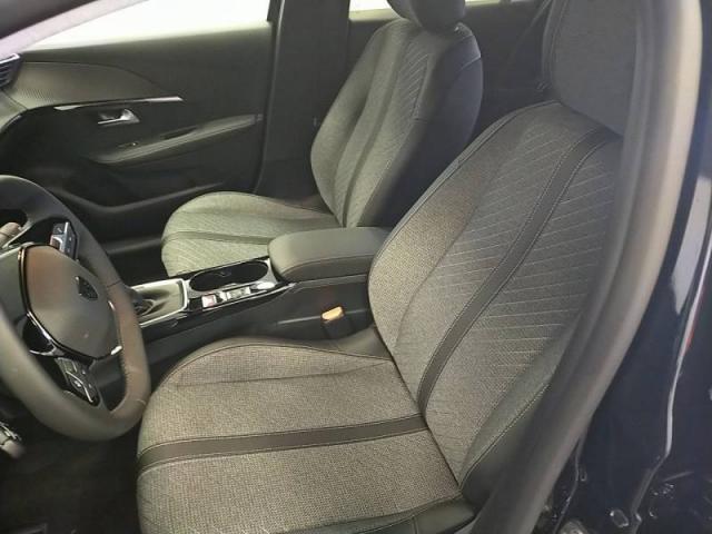 Peugeot 208 image 7