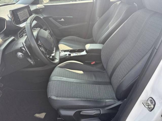 Peugeot 2008 image 5