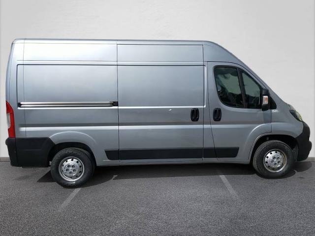Peugeot Boxer image 1
