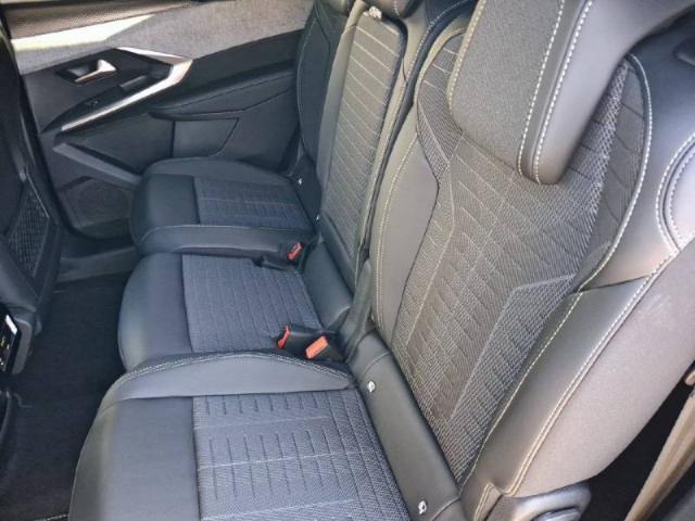 Peugeot 5008 image 1