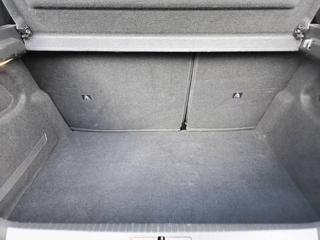 Peugeot 208 image 9