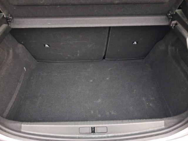 Peugeot 208 image 2