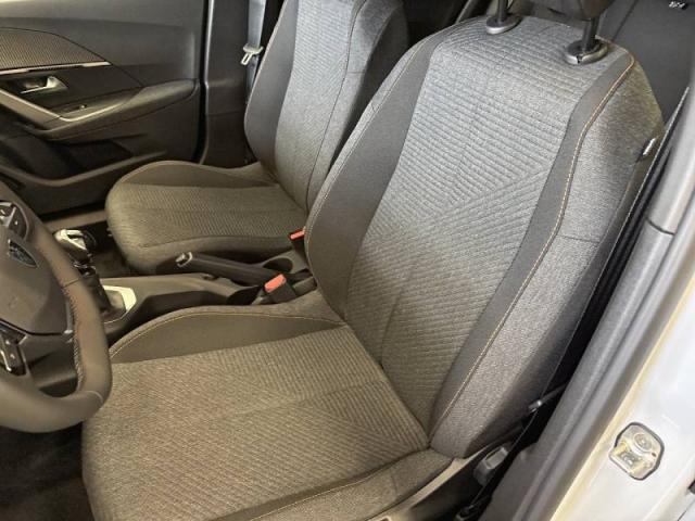 Peugeot 2008 image 9