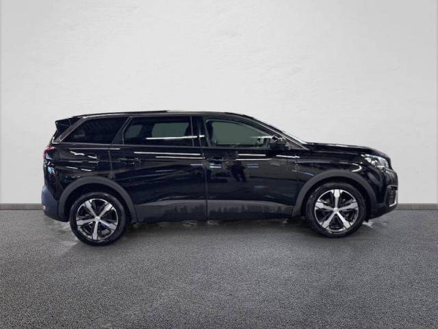 Peugeot 5008 image 1
