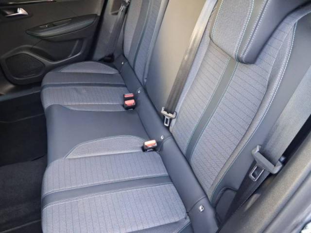 Peugeot 2008 image 2