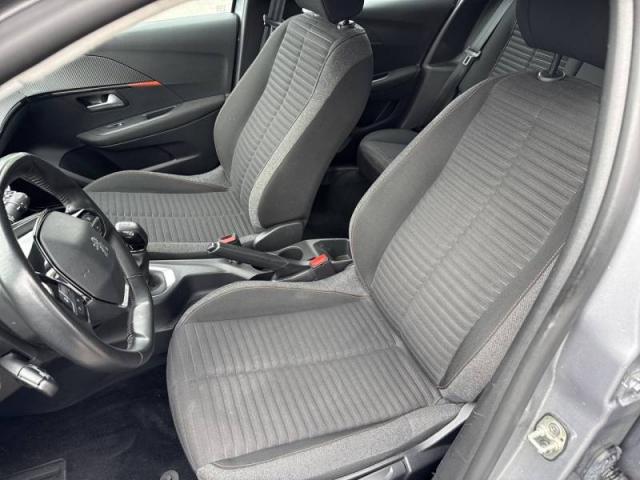 Peugeot 208 image 9