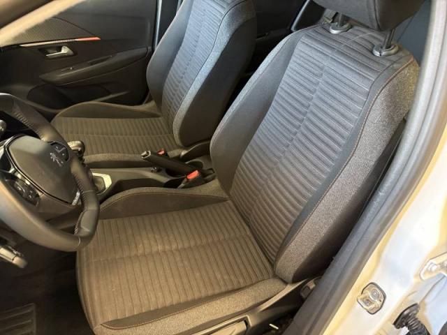 Peugeot 208 image 3