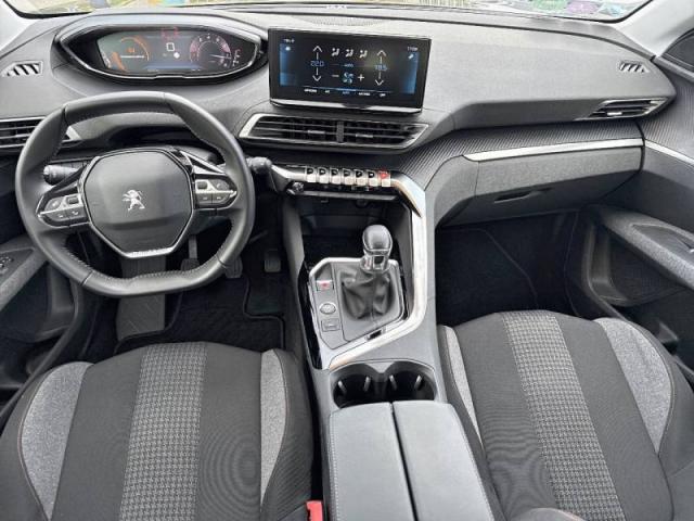 Peugeot 5008 image 9