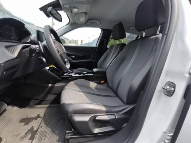 Peugeot 2008 image 2