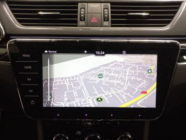 Skoda Superb Combi image 2