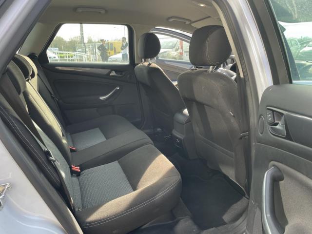 Ford Mondeo image 6