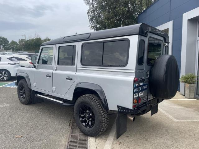 Land Rover Defender image 7