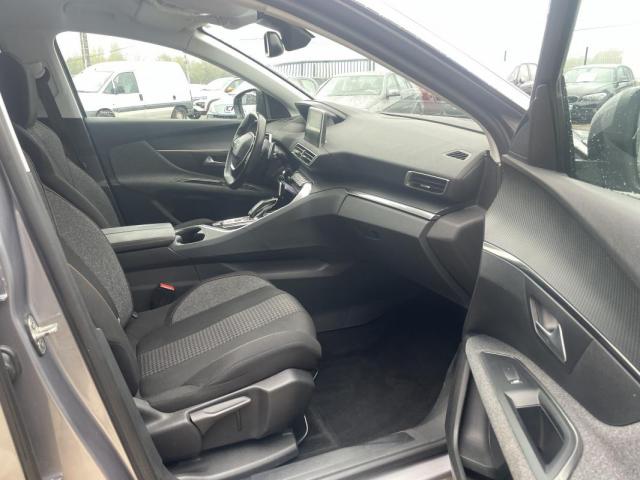 Peugeot 3008 image 2